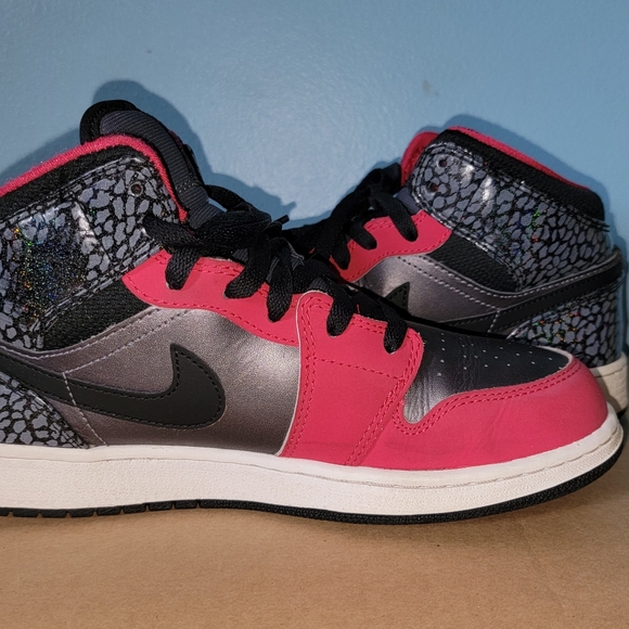 Nike Jordan 1 Mid Dark Gray Legion Red 6.5Y - Picture 4 of 9